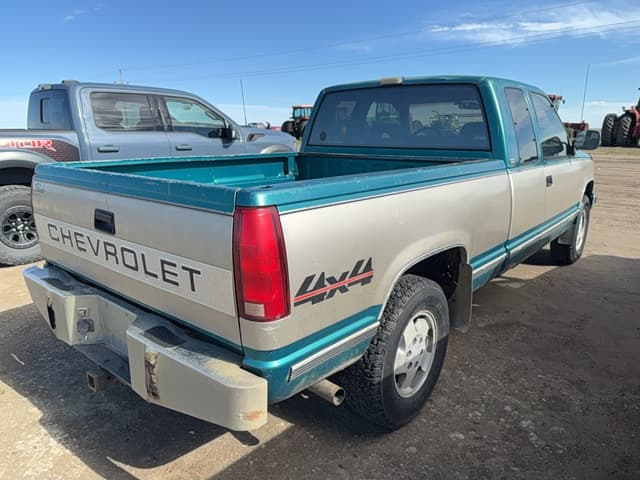 Image of Chevrolet 1500 equipment image 3