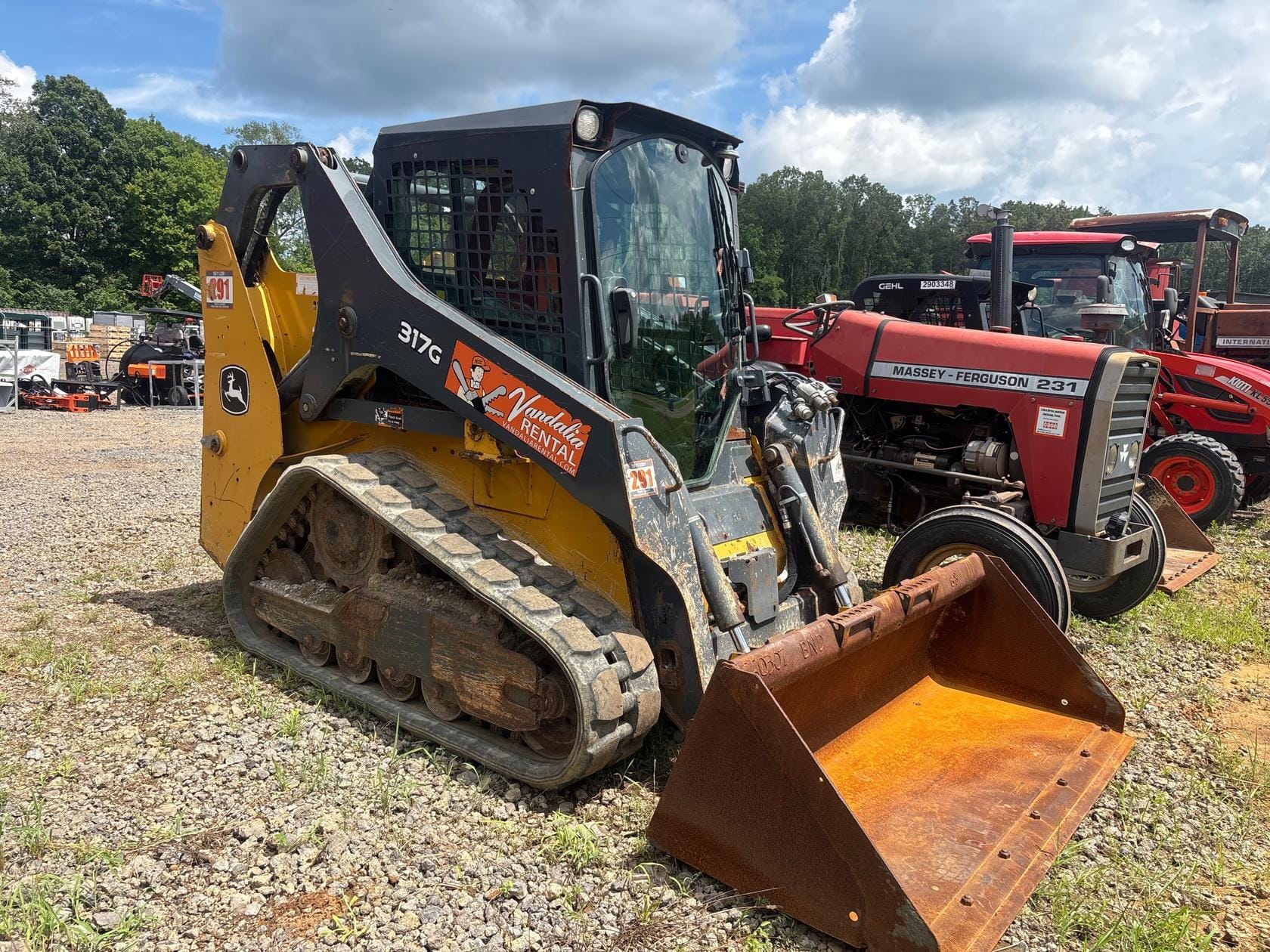 2019 John Deere 317G Equipment Image0