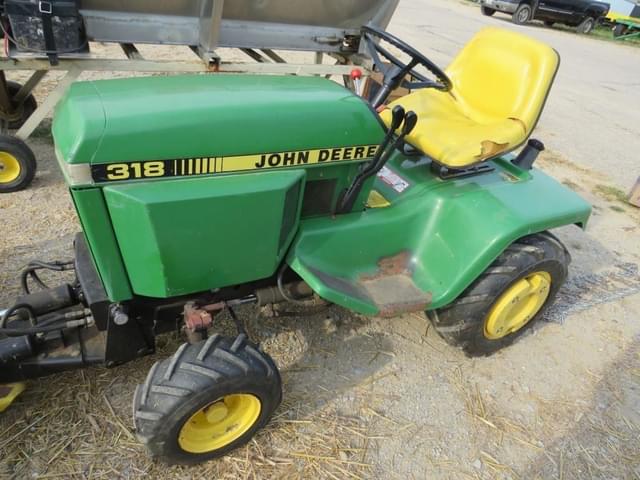 Image of John Deere 318 equipment image 1