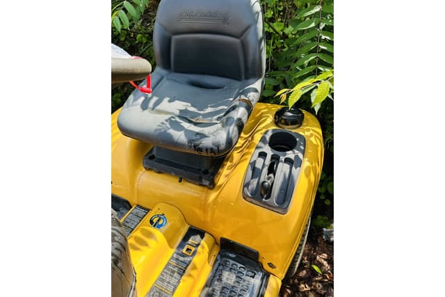 Image of Cub Cadet HDS3186 equipment image 2