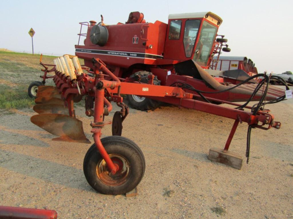 Main image International Harvester 720