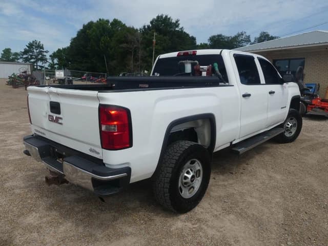 Image of GMC 2500HD equipment image 2