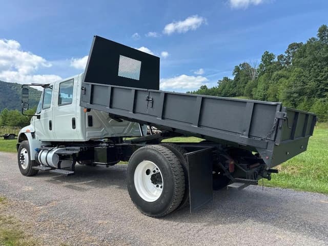 Image of International Durastar 4300 equipment image 1