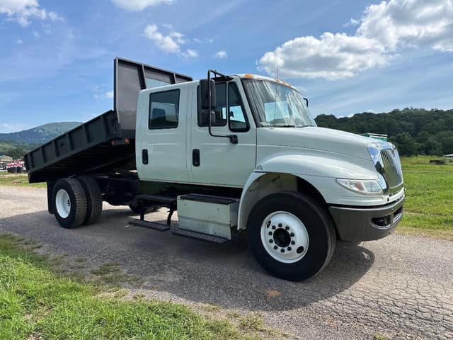 Image of International Durastar 4300 equipment image 3
