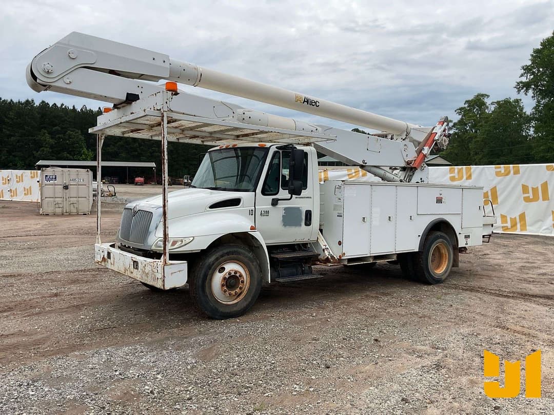 Image of International 4300 SBA Primary image