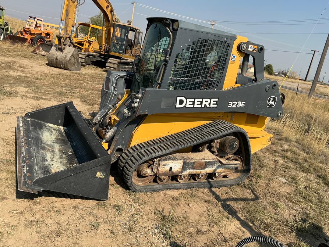 Image of John Deere 323E Primary image