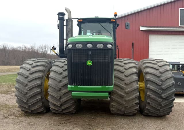 Image of John Deere 9530 equipment image 2