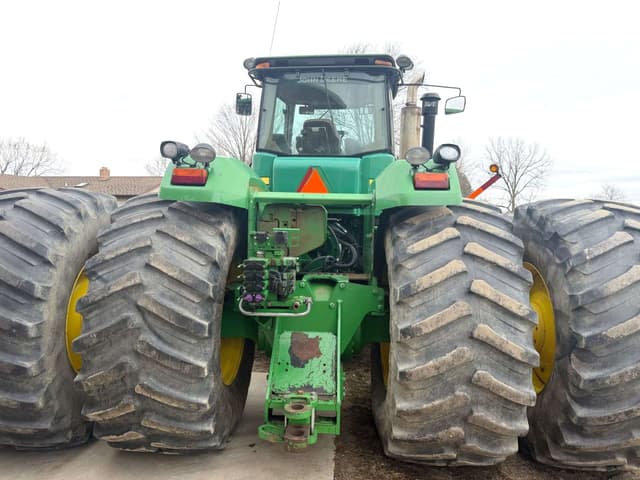 Image of John Deere 9530 equipment image 3