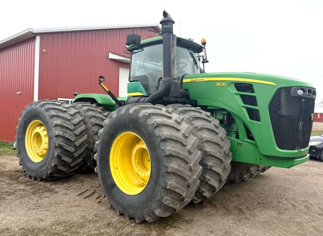 Image of John Deere 9530 equipment image 1