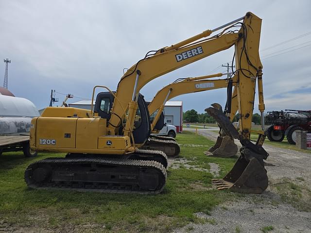 Image of John Deere 120C equipment image 3