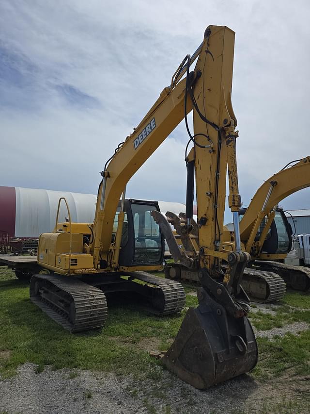 Image of John Deere 120C equipment image 2