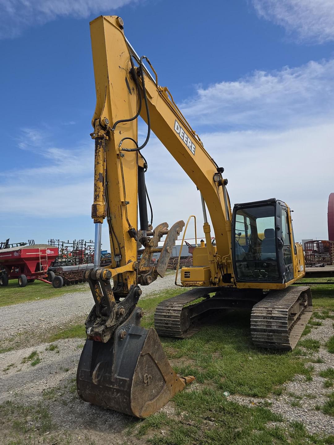 Image of John Deere 120C Primary image