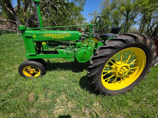 Image of John Deere B equipment image 1