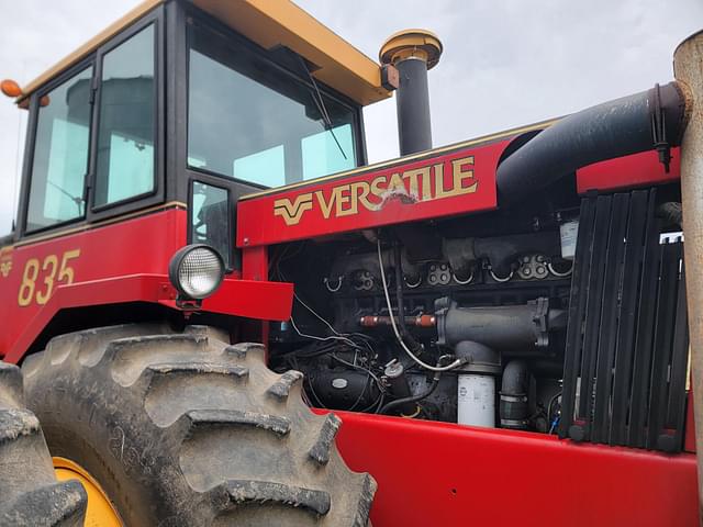Image of Versatile 835 equipment image 4