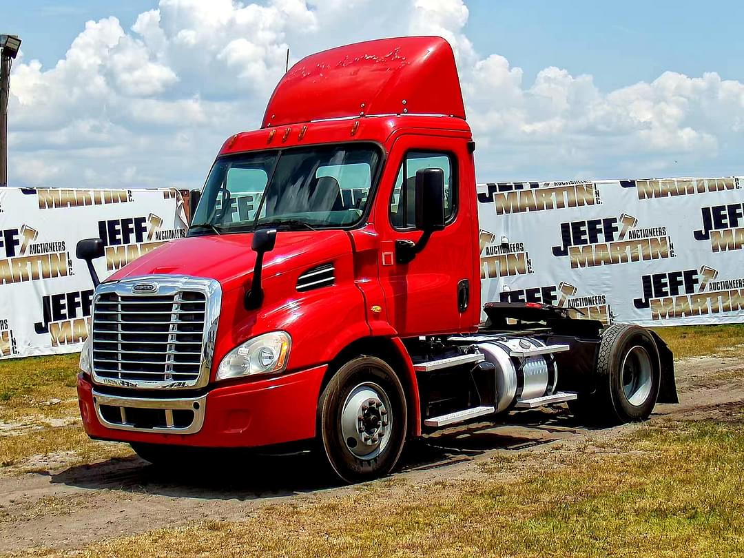 Image of Freightliner Cascadia Primary image