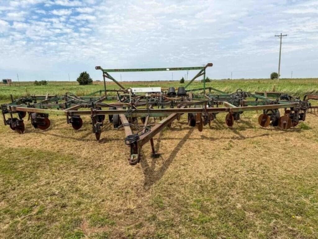 John Deere 1600 Equipment Image0