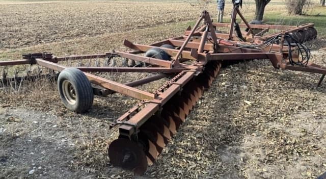 Image of International Harvester 490 equipment image 4