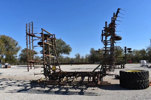 Image of John Deere 1010 equipment image 3