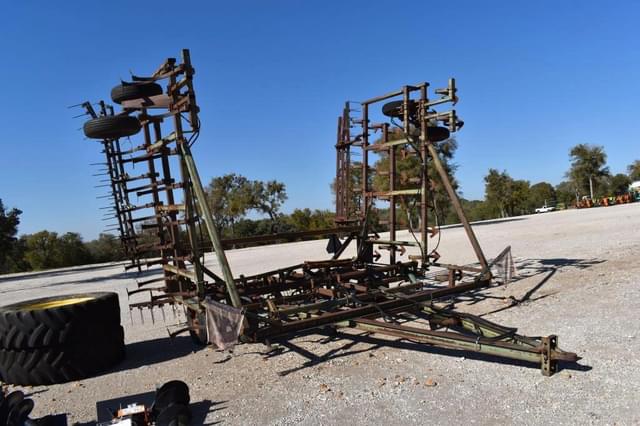 Image of John Deere 1010 equipment image 1