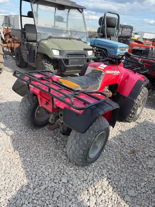 Image of Honda Fourtrax 300 equipment image 1