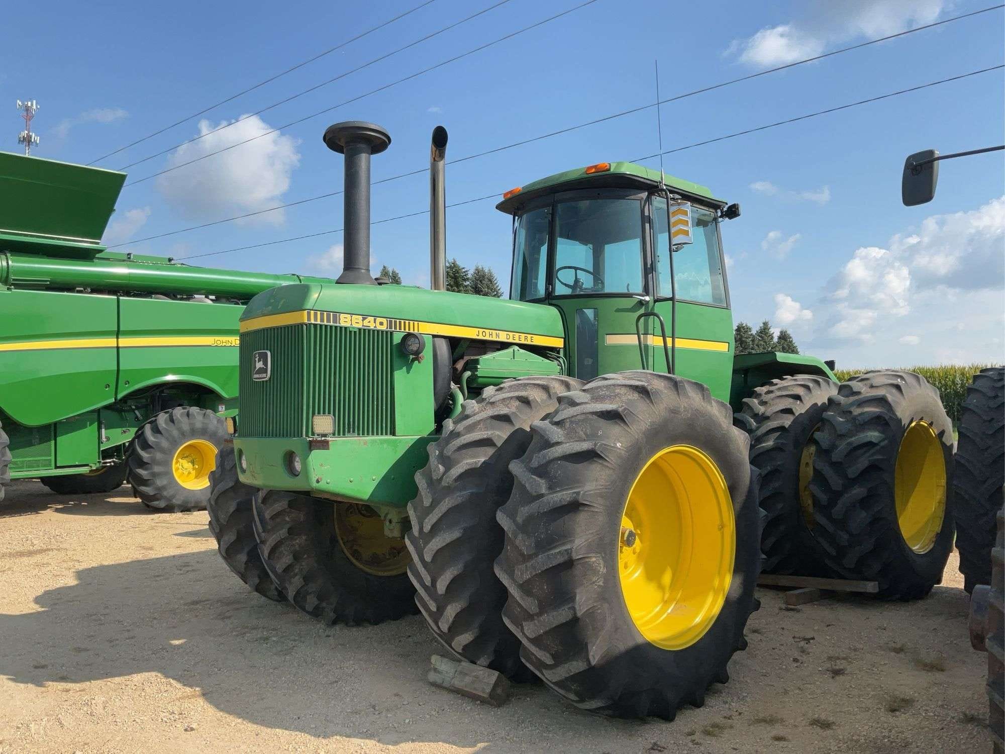 John Deere 8640 Equipment Image0