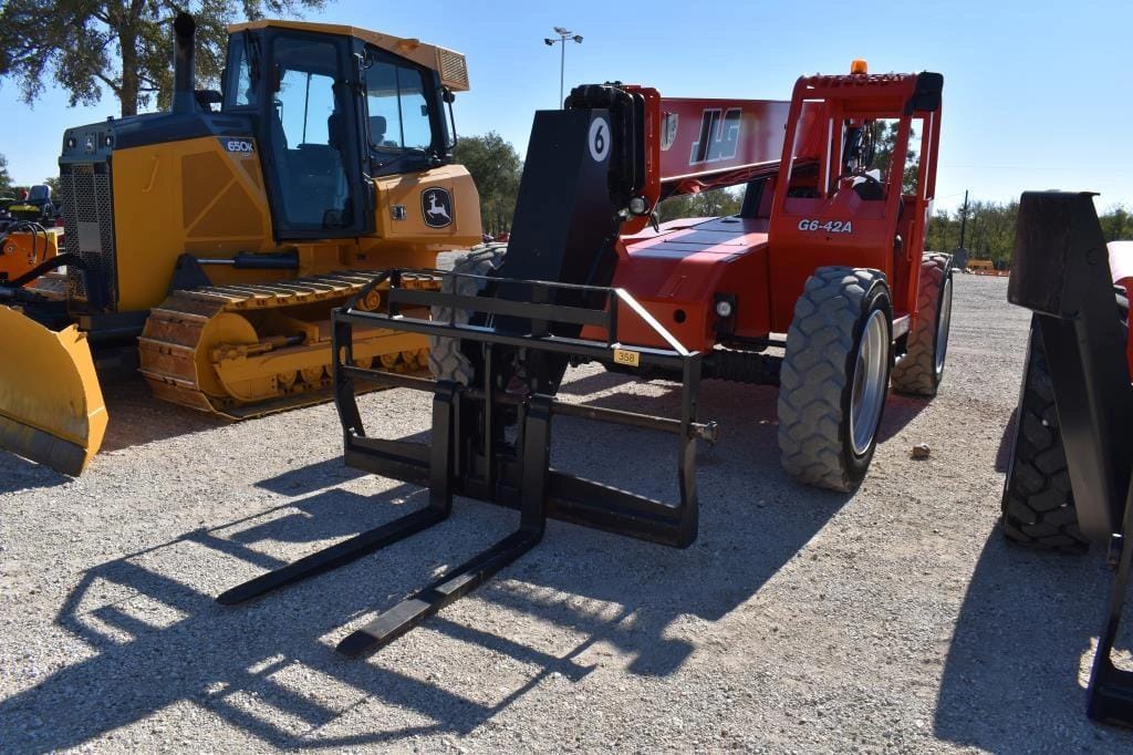 Main image JLG 6042