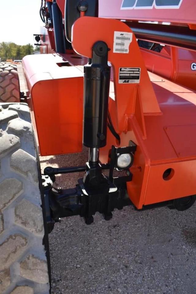 Image of JLG 6042 equipment image 3