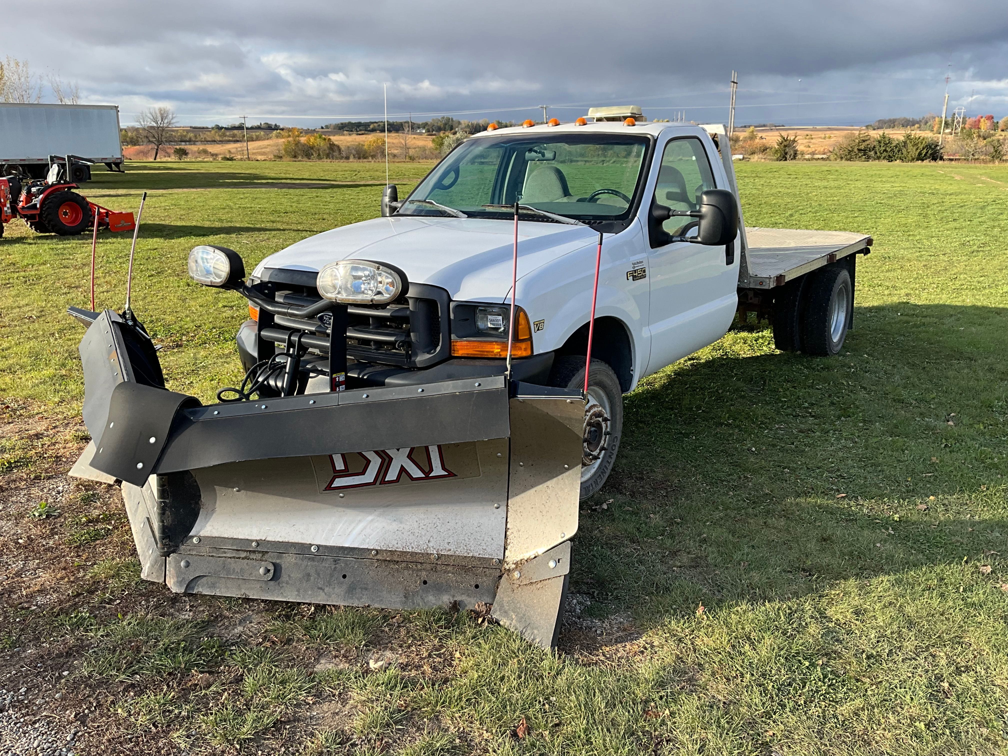 1999 Ford F-450 Equipment Image0