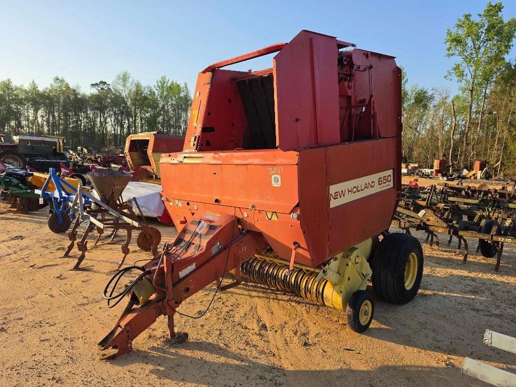 New Holland 650 Equipment Image0