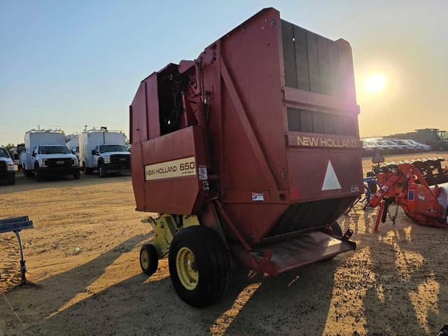 Image of New Holland 650 equipment image 1