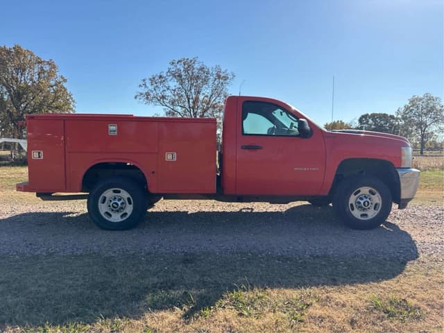 Image of Chevrolet 2500 equipment image 4