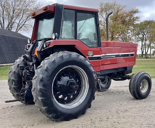 Image of International Harvester 5288 equipment image 2