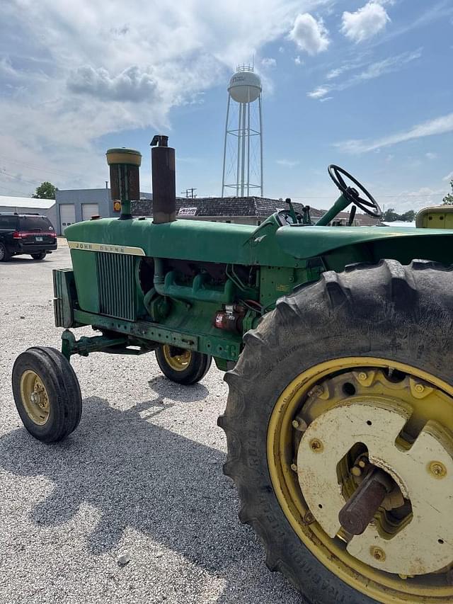 Image of John Deere 4020 equipment image 3