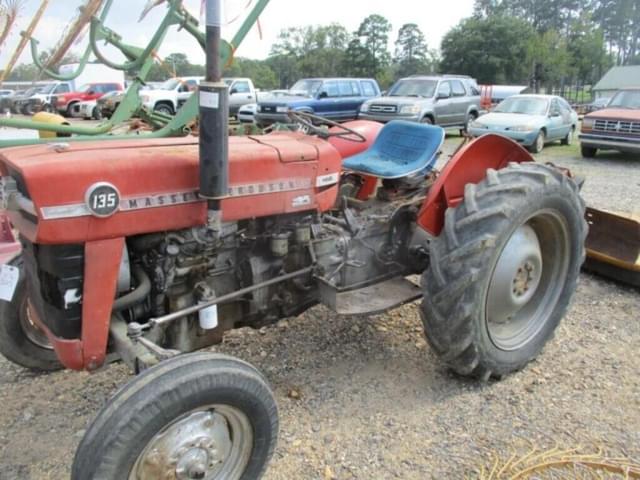 Image of Massey Ferguson 135 equipment image 4