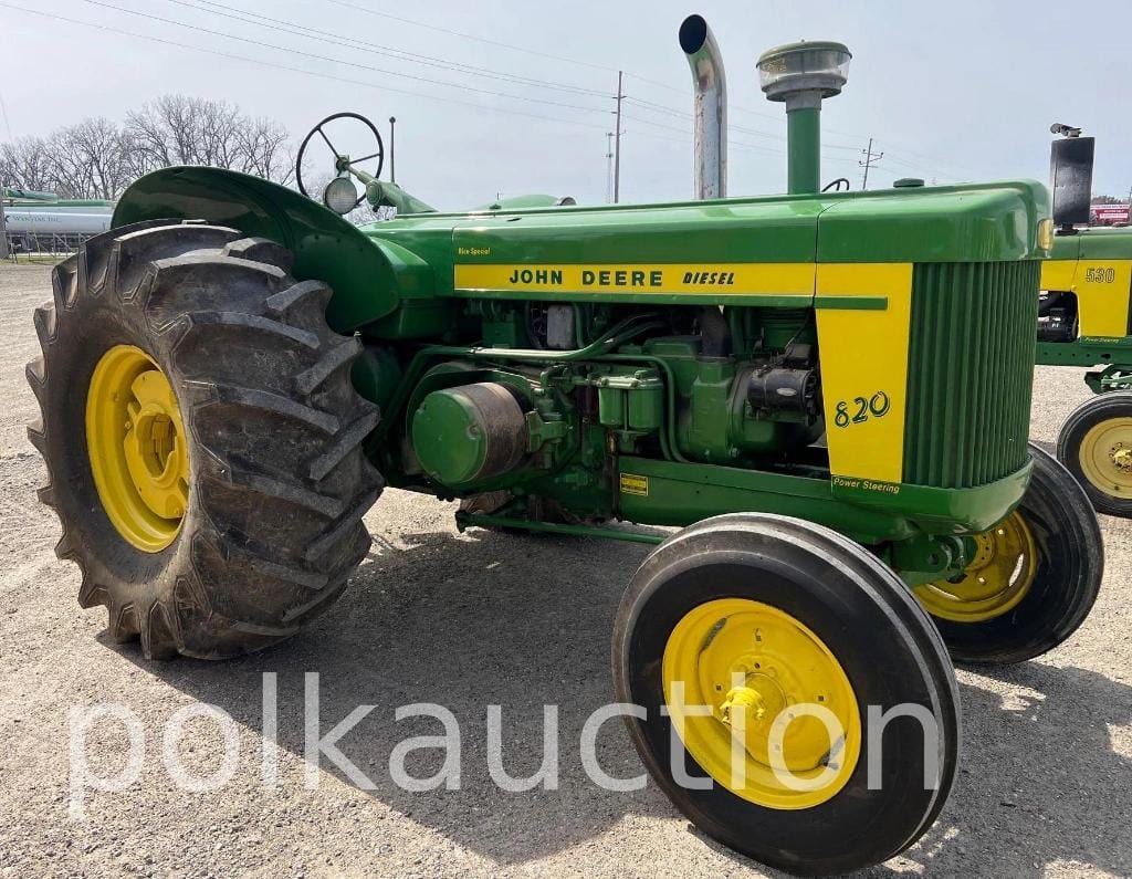 Main image John Deere 820