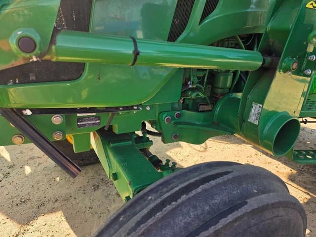 Image of John Deere 5055E equipment image 4
