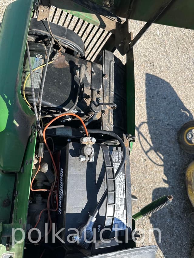 Image of John Deere 216 equipment image 4