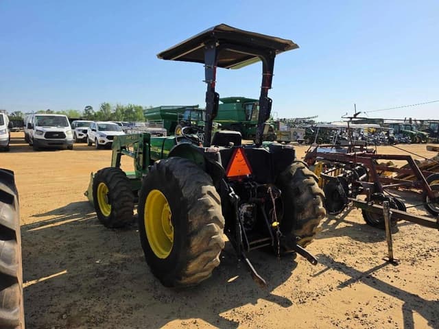 Image of John Deere 5205 equipment image 1