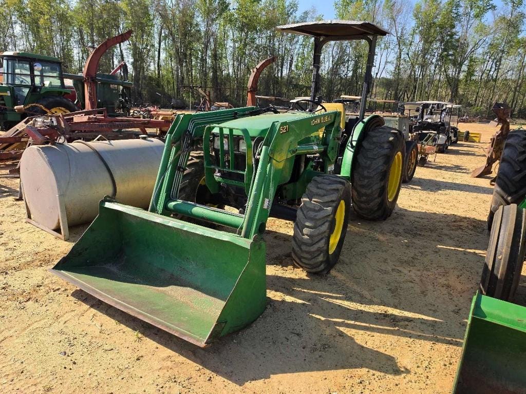 John Deere 5205 Equipment Image0