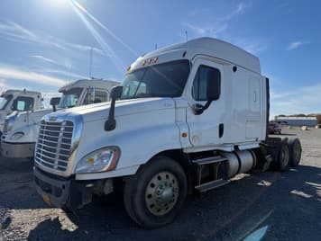 Main image Freightliner Columbia