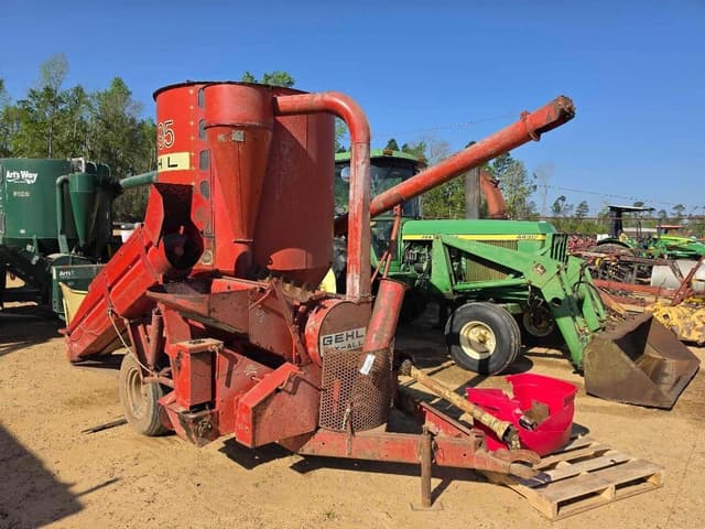 Image of Gehl 95 equipment image 3