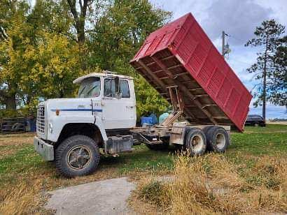 Image of Ford 9000 Primary image