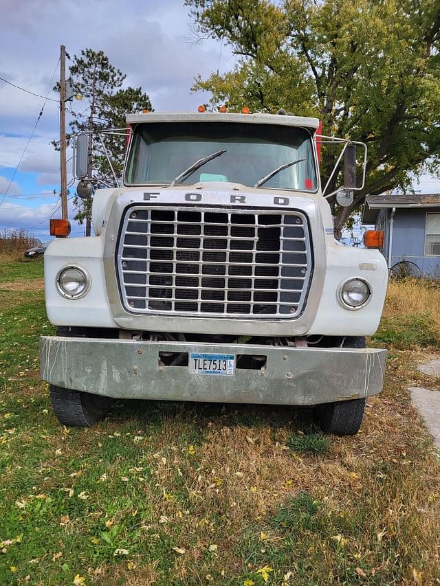 Image of Ford 9000 equipment image 1