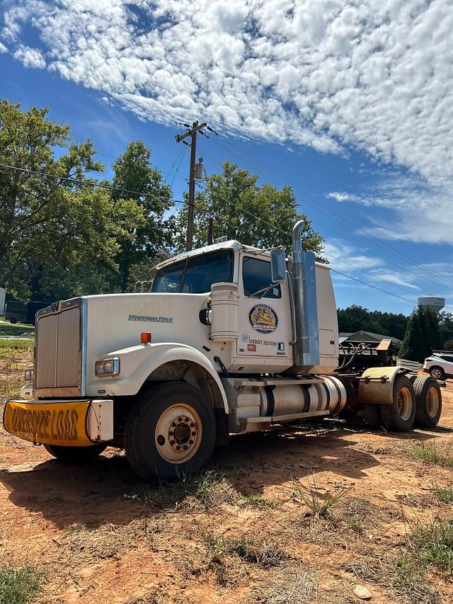 Image of Western Star 4900 equipment image 3