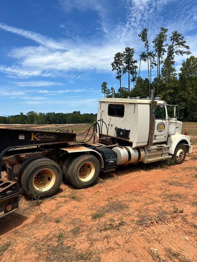 Image of Western Star 4900 equipment image 2