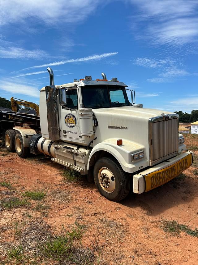 Image of Western Star 4900 equipment image 1