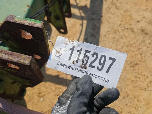 Image of John Deere 825 equipment image 4