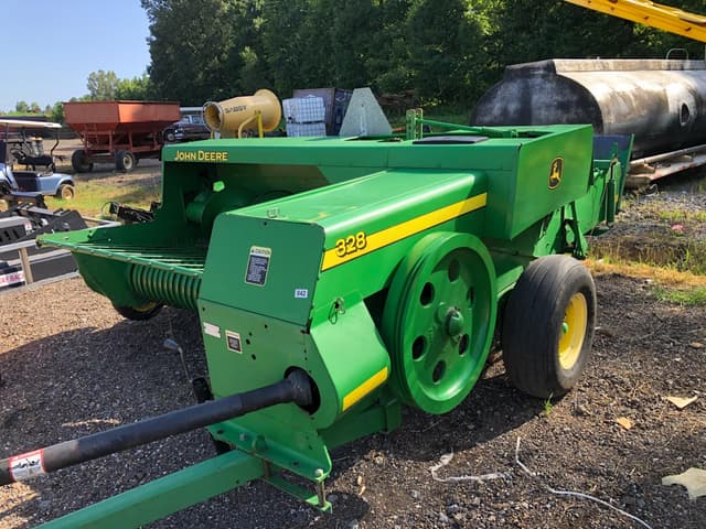 Image of John Deere 328 equipment image 3