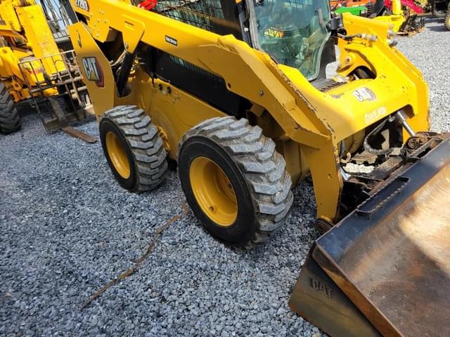 Image of Caterpillar 272D3 equipment image 2