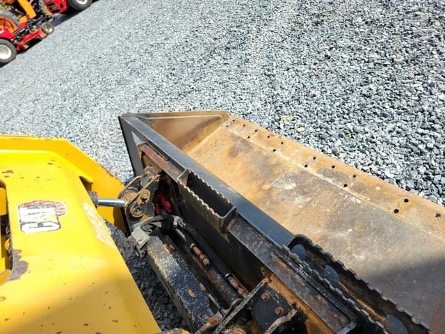 Image of Caterpillar 272D3 equipment image 4